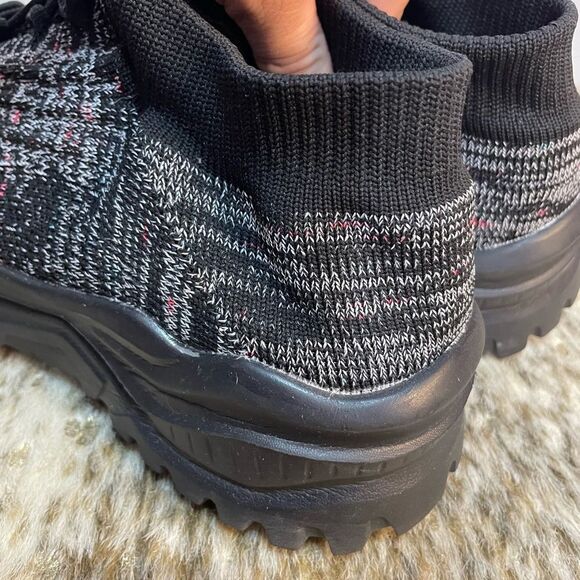 5 for $25🔥Heathered Black Elastic Stretch Sneakers Women's Size 12 - Picture 6 of 11